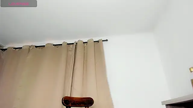 Genesis Sandoval online show from March 29, 7:04 pm