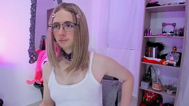 KimberlyJohnsoon online show from January 7, 7:30 pm