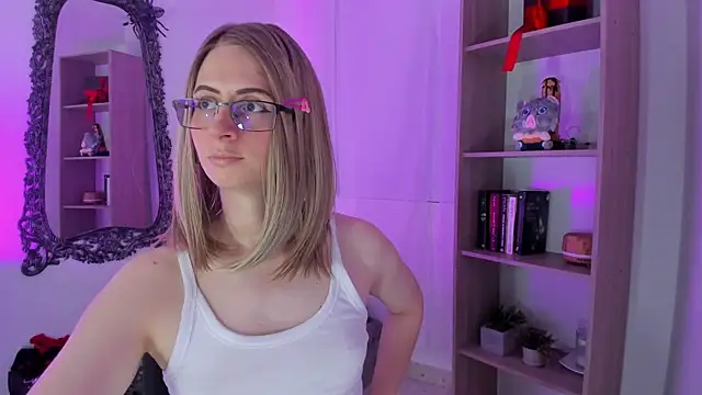 KimberlyJohnsoon online show from November 28, 3:56 pm