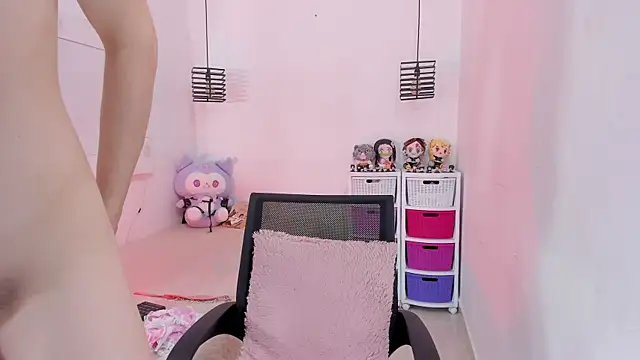 KimberlyJohnsoon online show from April 11, 9:40 pm