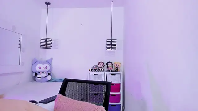 KimberlyJohnsoon online show from March 10, 11:42 pm