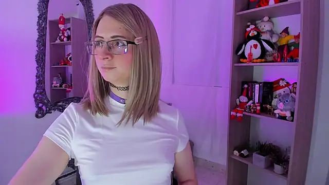 KimberlyJohnsoon online show from December 3, 3:22 pm