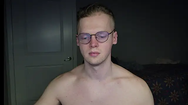 Snapshot of doloresman chatting on March 1, 12:43 am doloresman online show from March 1, 12:43 am