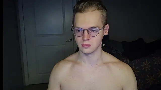 Snapshot of doloresman chatting on February 24, 5:08 am doloresman online show from February 24, 5:08 am