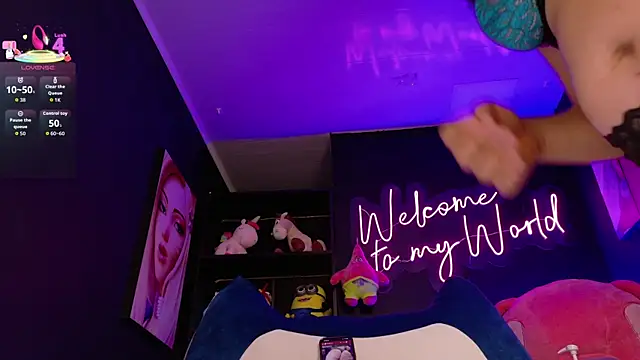 Katiehill 1 online show from April 13, 5:06 pm