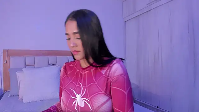 mia hank online show from April 8, 11:33 am