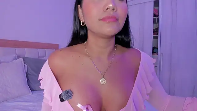 mia hank online show from October 15, 7:11 pm