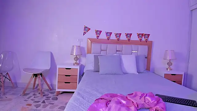 mia hank online show from June 30, 11:54 am