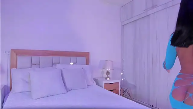 mia hank online show from March 31, 1:46 pm