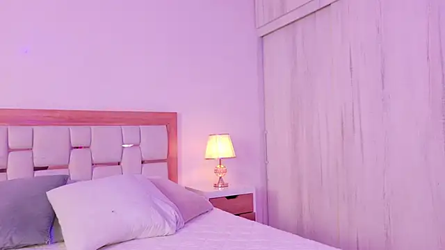 mia hank online show from May 23, 11:53 am