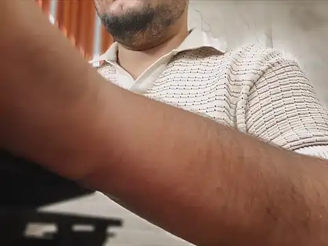 Snapshot of A4h_odin1 chatting on October 11, 8:04 am A4h odin1 online show from October 11, 8:04 am