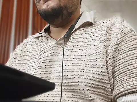 Snapshot of A4h_odin1 chatting on October 15, 8:11 am A4h odin1 online show from October 15, 8:11 am