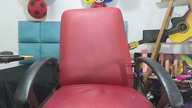 Snapshot of chirlleyy chatting on July 12, 1:45 pm chirlleyy online show from July 12, 1:45 pm