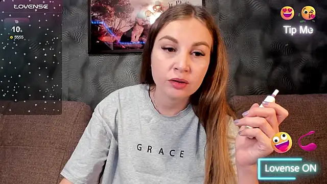 CassieMils online show from October 30, 8:45 am