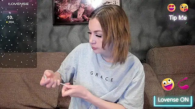 CassieMils online show from May 6, 9:24 am
