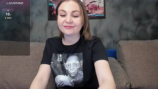 CassieMils online show from April 1, 8:48 am