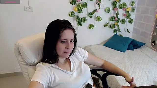 tania sweet   online show from September 24, 2:45 pm