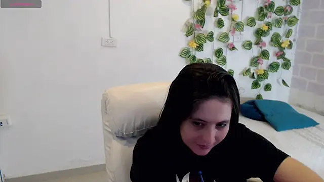 tania sweet   online show from December 17, 4:12 pm