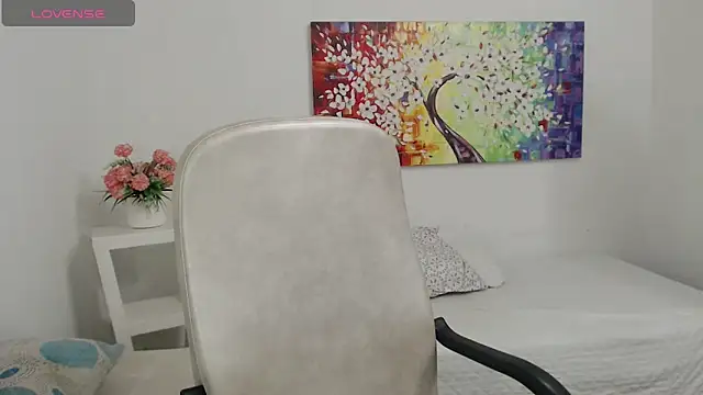 Snapshot of tania_sweet__ chatting on June 11, 6:05 pm tania sweet online show from June 11, 6:05 pm