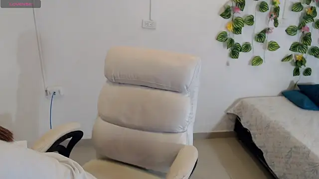 tania sweet   online show from October 9, 3:23 pm