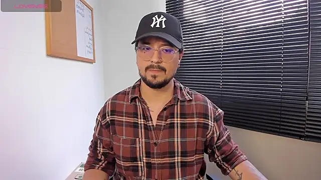 DaviidEvans  online show from December 7, 6:32 pm