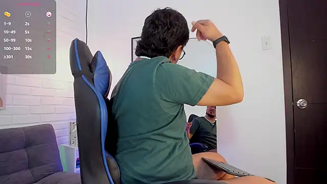 DaviidEvans  online show from December 20, 4:37 am