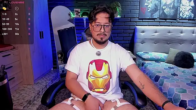 DaviidEvans  online show from March 29, 4:19 pm