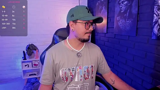 DaviidEvans  online show from June 9, 1:01 pm