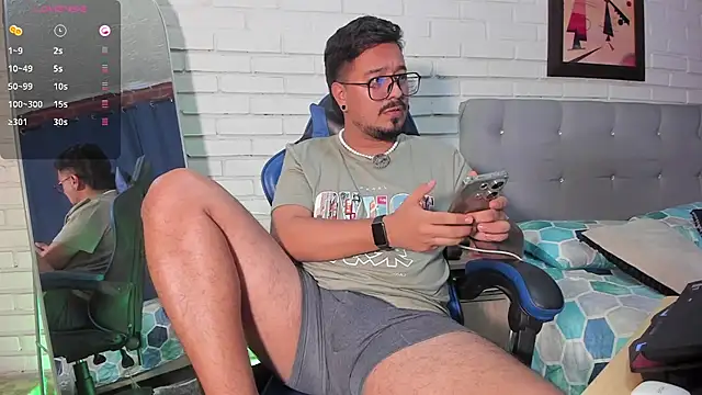 DaviidEvans  online show from October 19, 6:10 pm