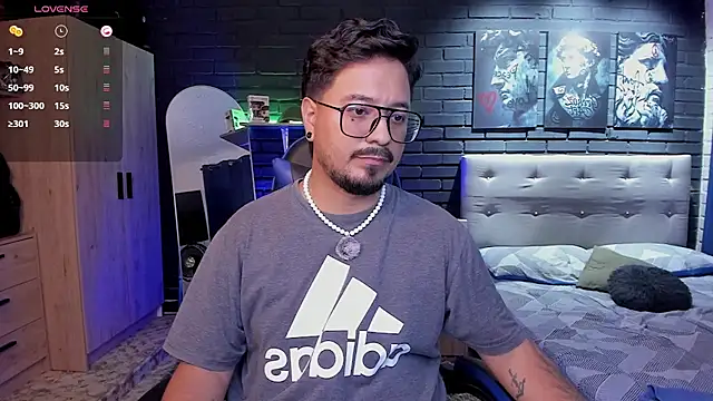 DaviidEvans  online show from June 21, 9:20 pm