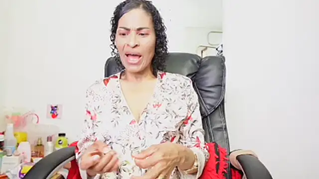 Snapshot of Aries_Mature chatting on July 1, 12:44 am Aries Mature online show from July 1, 12:44 am