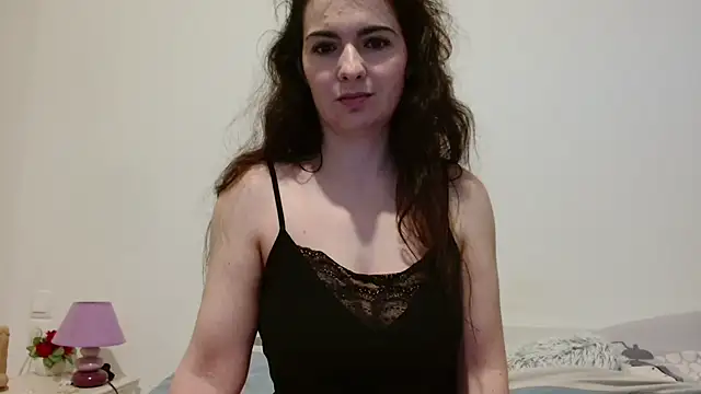 Snapshot of desirmiss1 chatting on June 17, 6:46 am desirmiss1 online show from June 17, 6:46 am