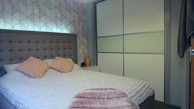 FluffyGalore online show from December 5, 12:50 pm