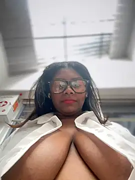 Tayra Siny online show from February 22, 6:30 pm
