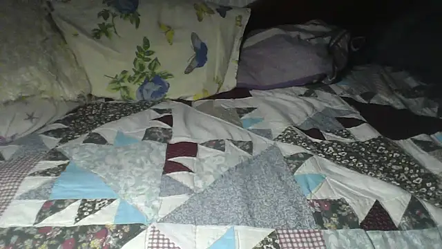 Alma Evelynne online show from February 11, 3:01 pm