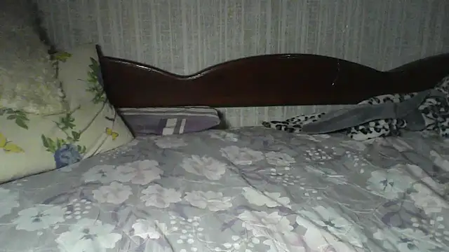 Alma Evelynne online show from April 4, 6:47 pm