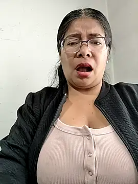   valentina18 online show from October 29, 1:10 pm