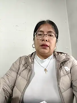   valentina18 online show from December 2, 1:13 pm