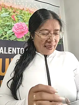   valentina18 online show from March 20, 1:01 pm