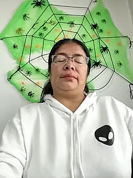 Snapshot of __valentina18 chatting on October 6, 1:12 pm   valentina18 online show from October 6, 1:12 pm