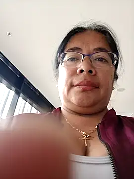 Snapshot of __valentina18 chatting on March 6, 4:07 pm   valentina18 online show from March 6, 4:07 pm