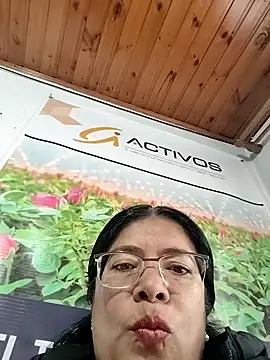   valentina18 online show from May 27, 12:34 pm