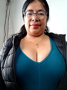 Snapshot of __valentina18 chatting on March 5, 1:17 pm   valentina18 online show from March 5, 1:17 pm