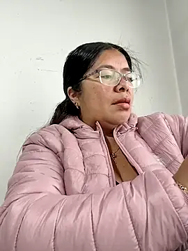 Snapshot of __valentina18 chatting on October 3, 1:12 pm   valentina18 online show from October 3, 1:12 pm