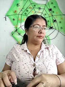 Snapshot of __valentina18 chatting on October 10, 1:12 pm   valentina18 online show from October 10, 1:12 pm