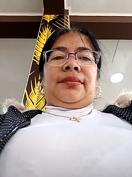 Snapshot of __valentina18 chatting on February 18, 4:14 pm   valentina18 online show from February 18, 4:14 pm