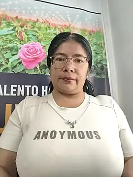   valentina18 online show from April 5, 1:51 pm