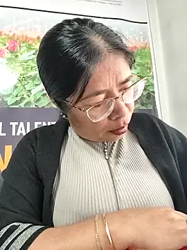   valentina18 online show from February 24, 1:01 pm