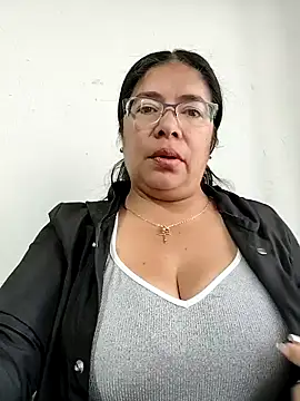 Snapshot of __valentina18 chatting on October 4, 1:01 pm   valentina18 online show from October 4, 1:01 pm