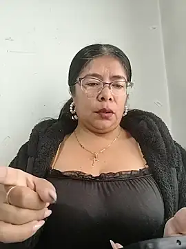   valentina18 online show from December 4, 1:10 pm